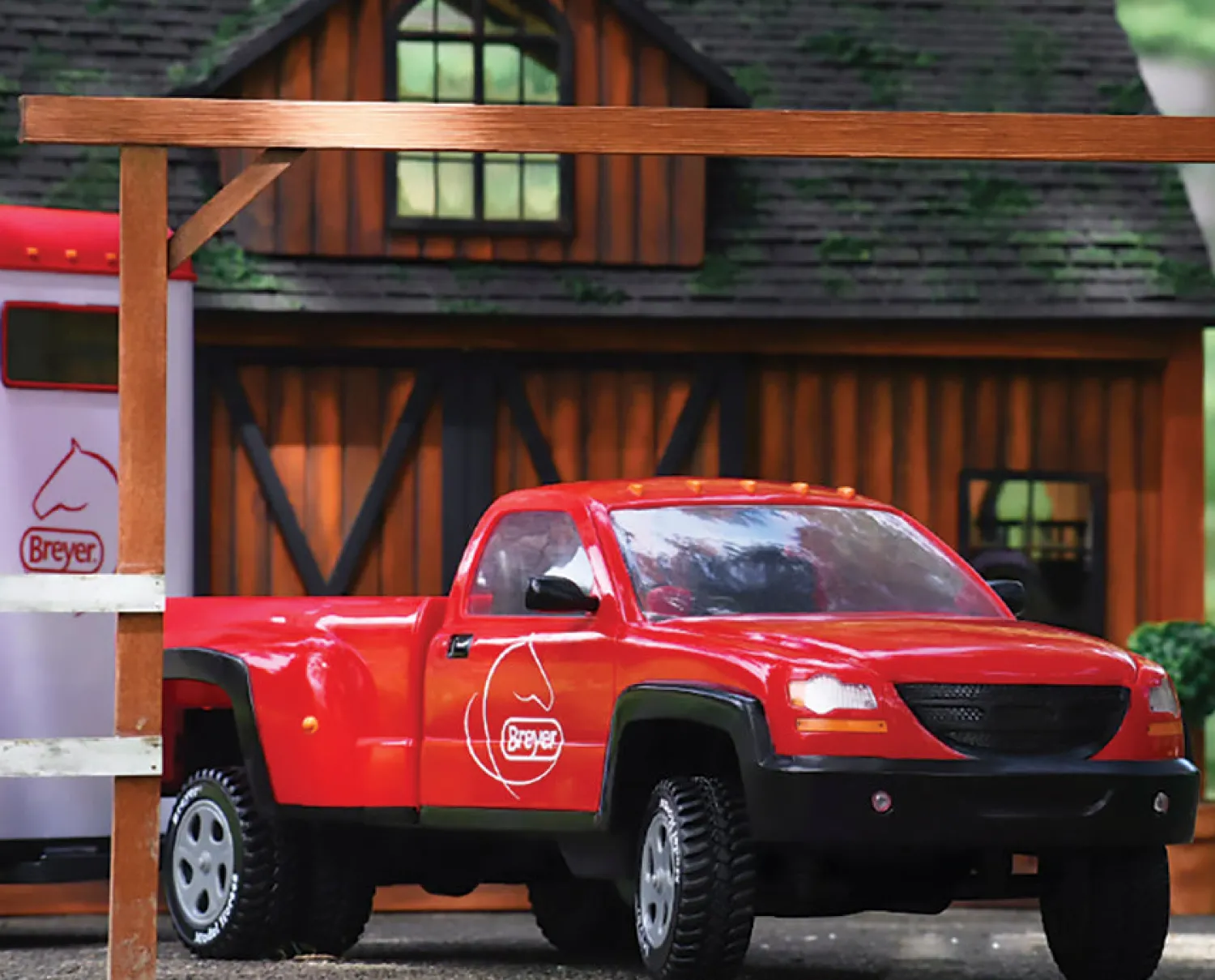 REEVES INTERNATIONAL Breyer® Traditional Series Dually Truck Clearance