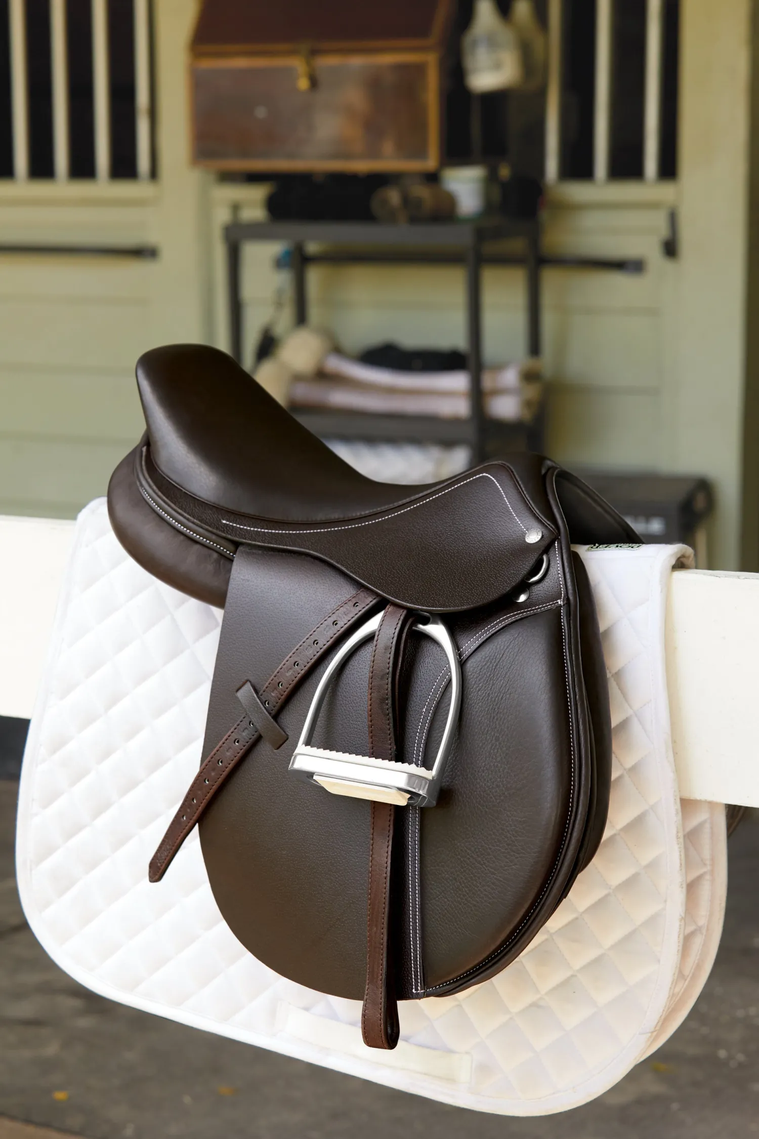 JPC INDIA-LTHR TACK Circuit™ Debut Saddle Dark Chocolate Sale