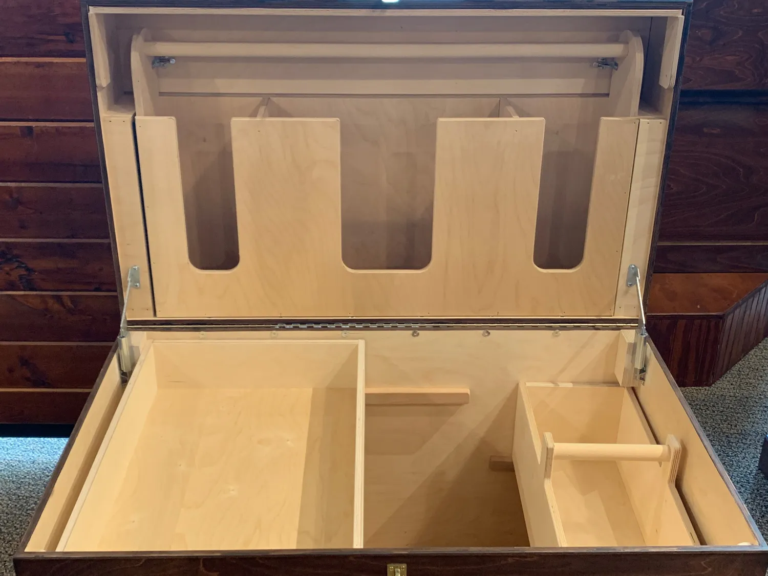 PHOENIX WEST DS Hardwood Trunk with Bandage Lid Best