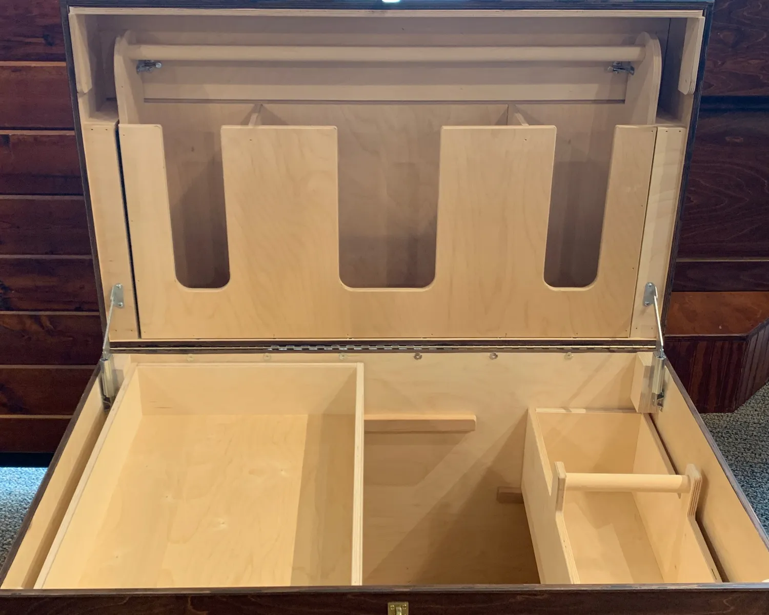 PHOENIX WEST DS Hardwood Trunk with Bandage Lid Best