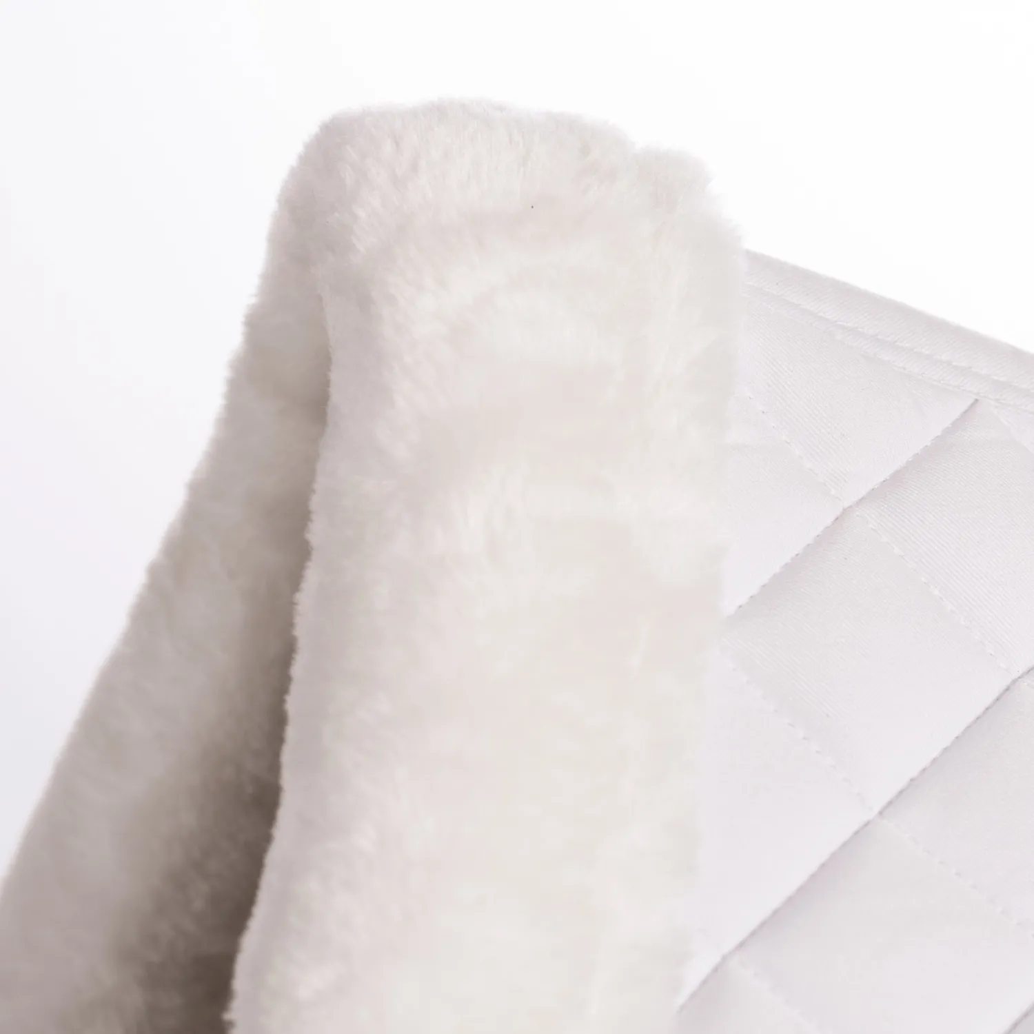 EQUINAVIA Eidsvoll Ultra Fleece Trimmed Show Pad White