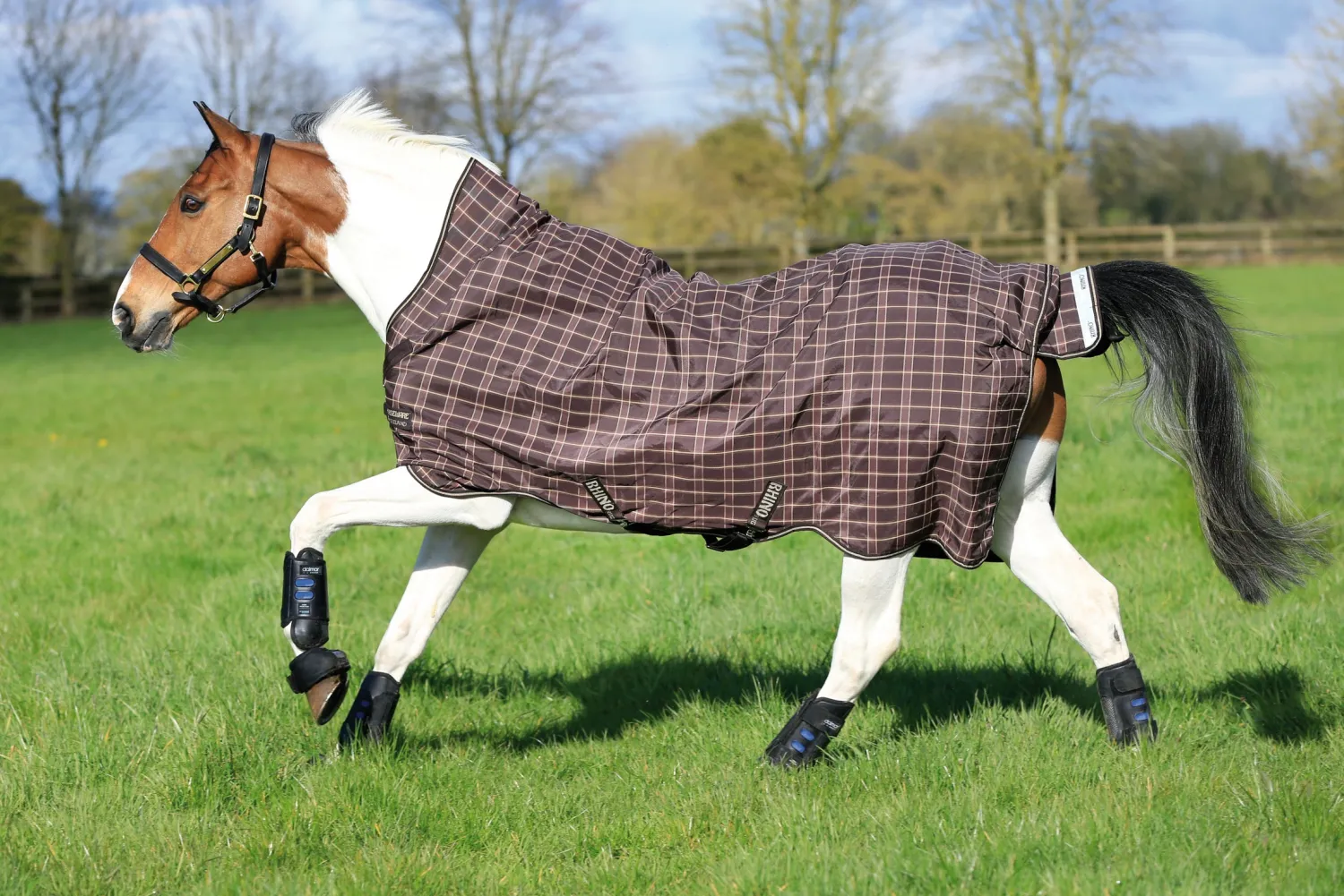 HORSEWARE ® Ireland Rhino® Wug Lite Turnout - 100 grams