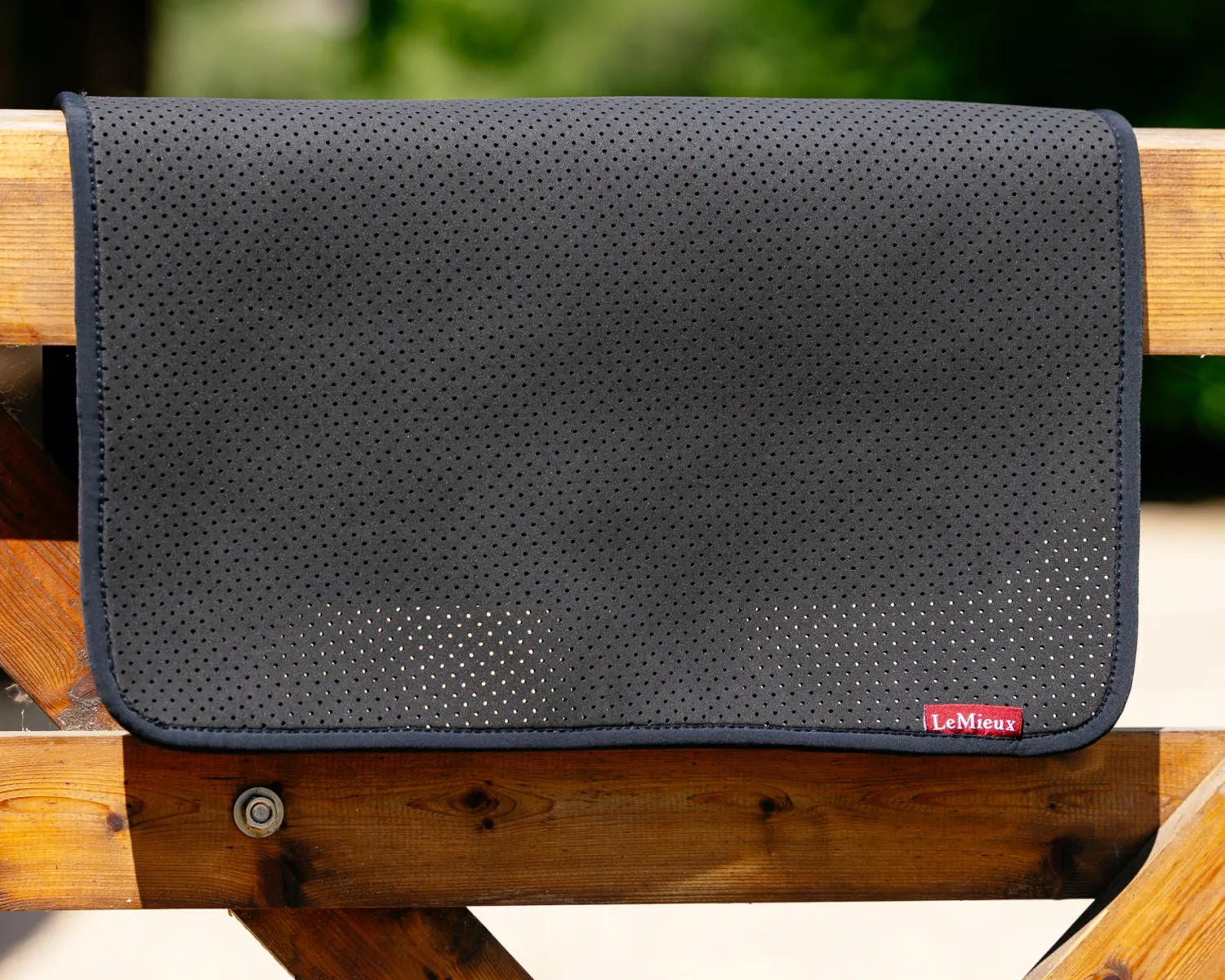 HORSE HEALTH TRADE LeMieux® Square Non-Slip Half Pad Black Best