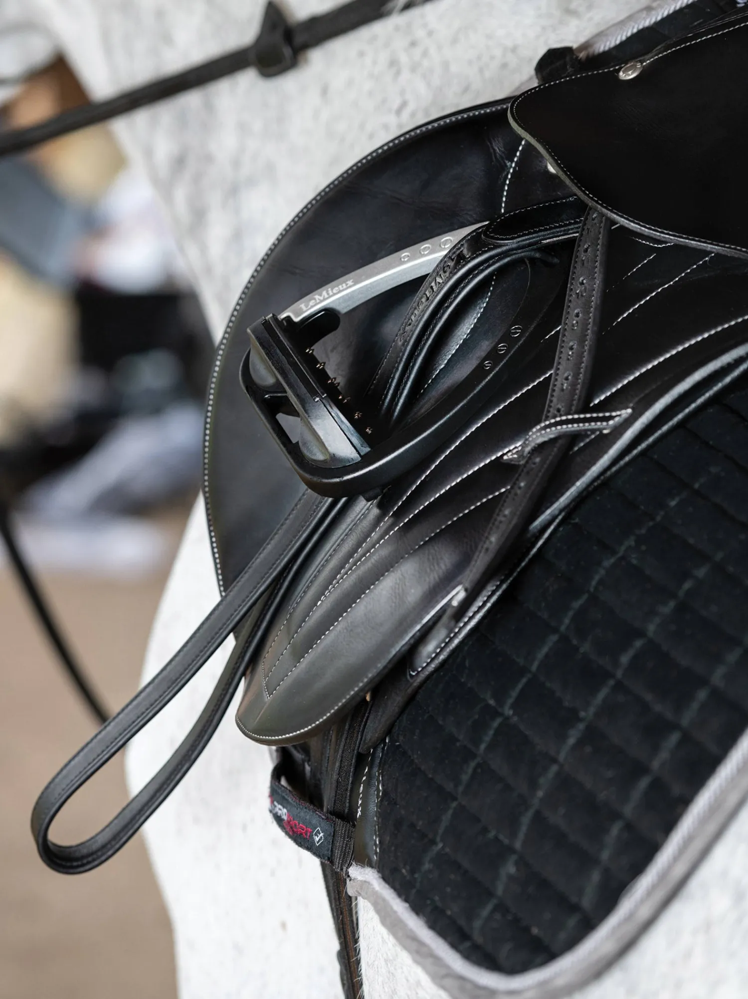 HORSE HEALTH TRADE LeMieux® Vector Stirrup Leathers Sale