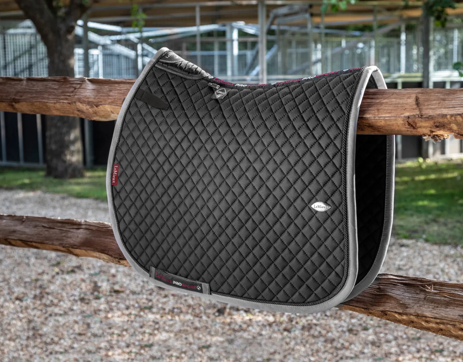 HORSE HEALTH TRADE LeMieux® Wither Relief Jump Square Discount