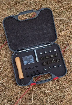 WEATHERBEETA Stud Kit Online